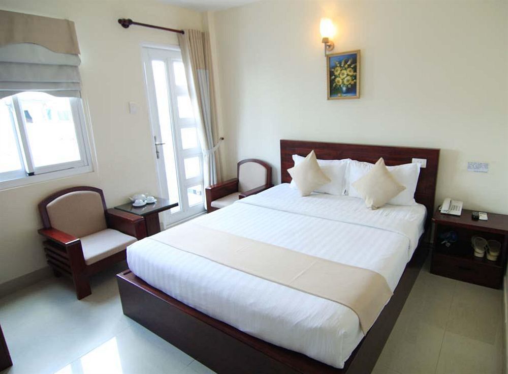 Oyo 438 Small Bay Hotel Thành Pho Ho Chí Minh Esterno foto