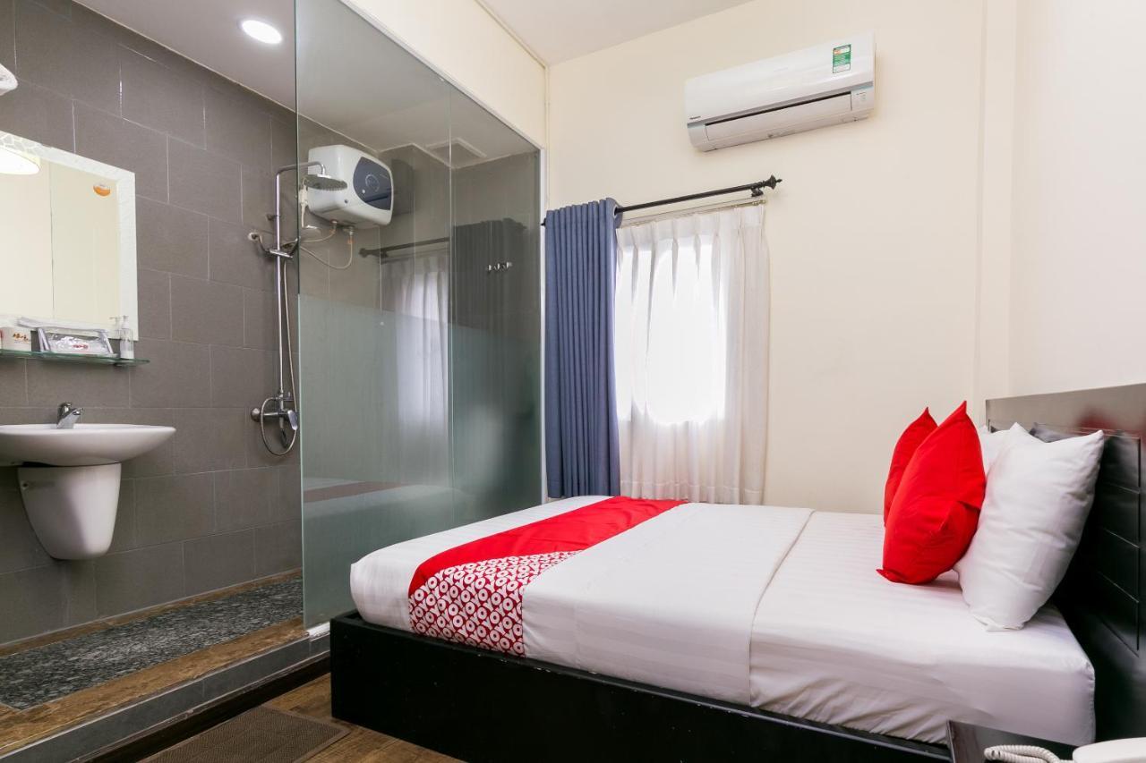 Oyo 438 Small Bay Hotel Thành Pho Ho Chí Minh Esterno foto