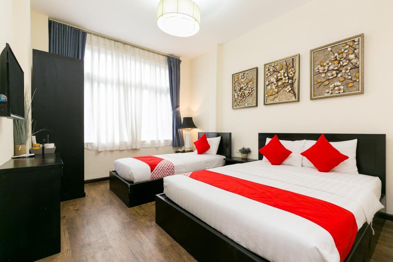 Oyo 438 Small Bay Hotel Thành Pho Ho Chí Minh Esterno foto