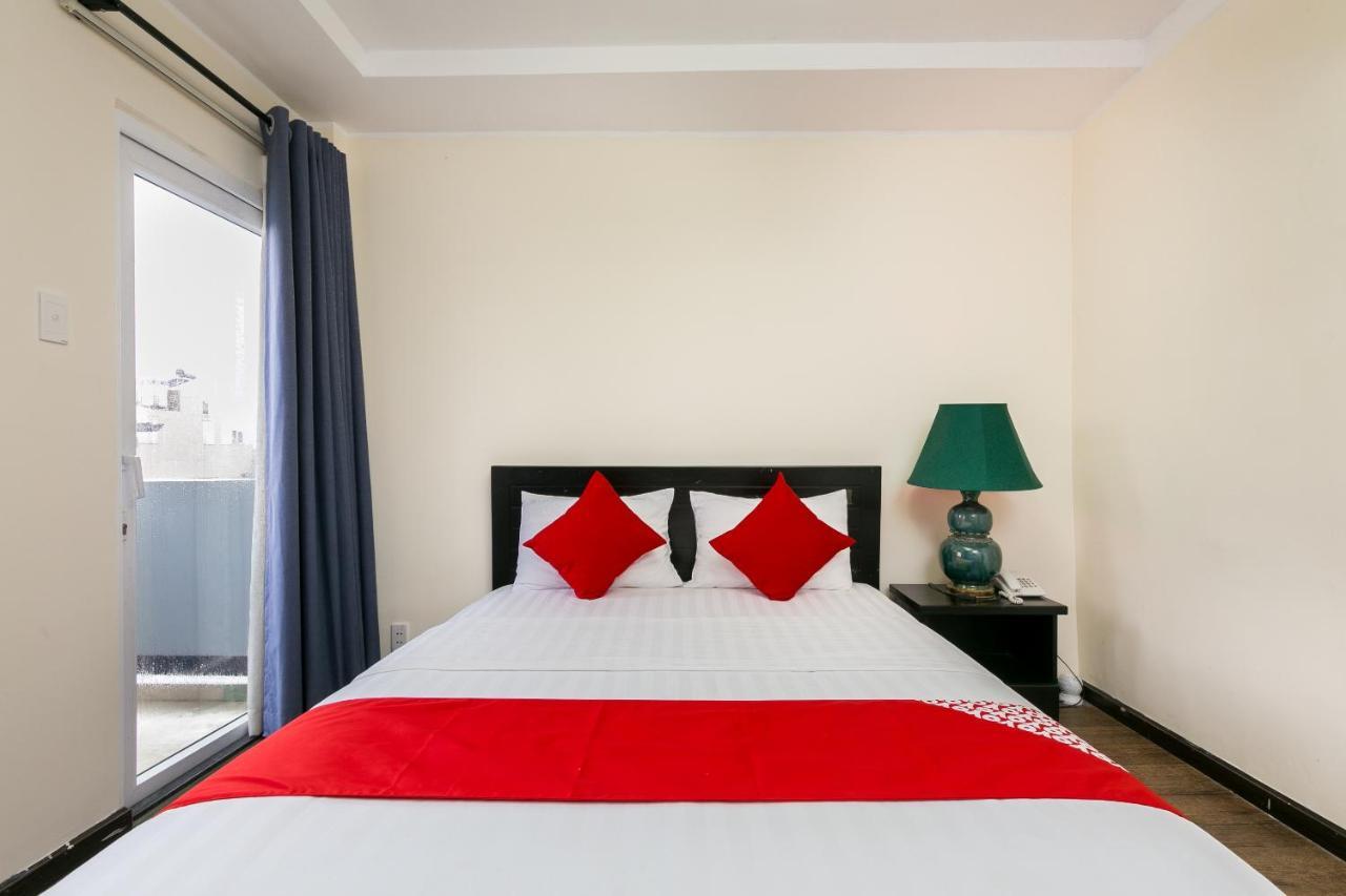 Oyo 438 Small Bay Hotel Thành Pho Ho Chí Minh Esterno foto